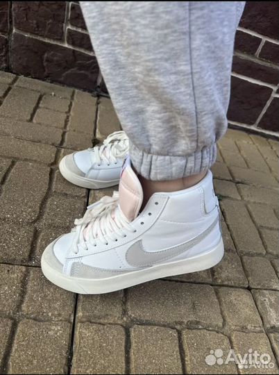 Кроссовки Nike Blazer Mid