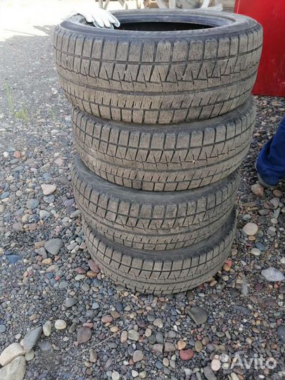 Bridgestone Blizzak Revo GZ 215/55 R17 94S