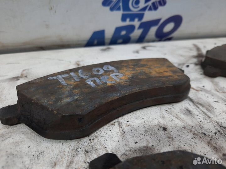 Колодки тормозные передние Mercedes C200 W204