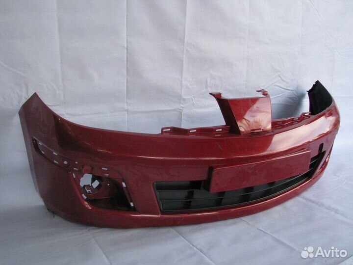 Nissan Tiida бампер передний 2008+