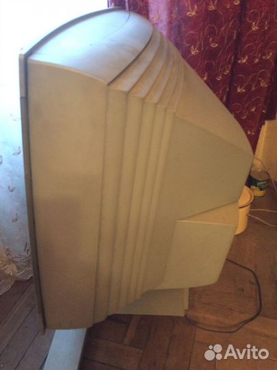 Телевизор Loewe бу на запчасти