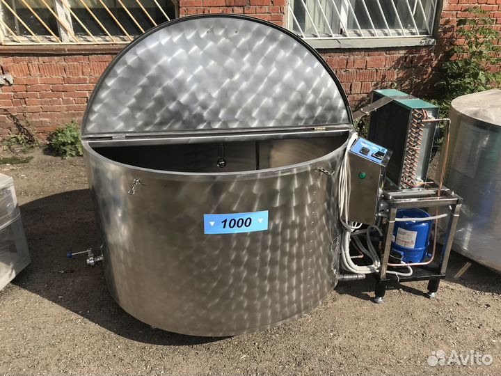 Охладитель молока вертикальный уом 800