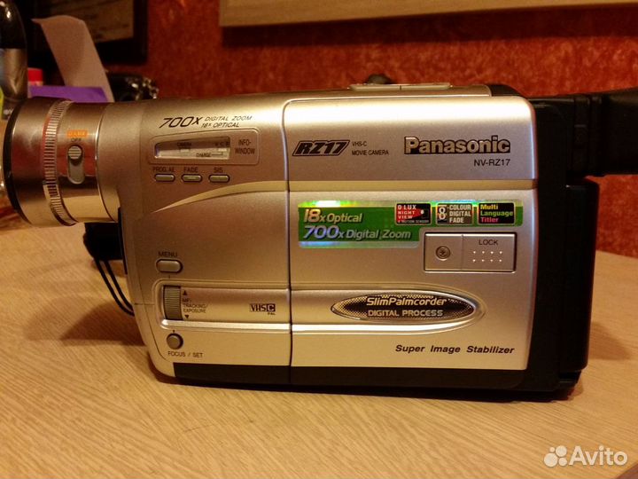 Продам видеокамеру Panasonic NV-RZ17