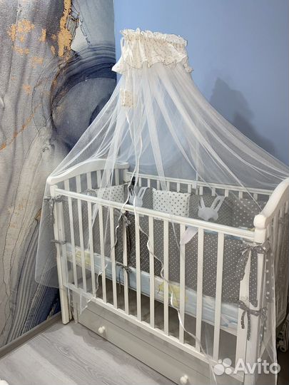 Балдахин и держатель для балдахина