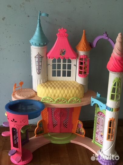 Домик замок для кукол