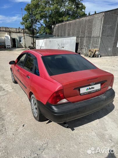 Ford Focus 2 МТ, 2000, 250 000 км