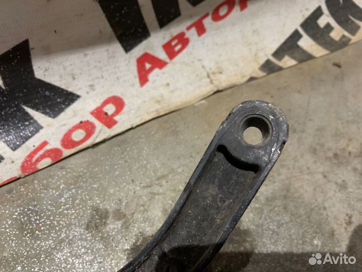 Поводок дворника Ford Mondeo 3 универсал