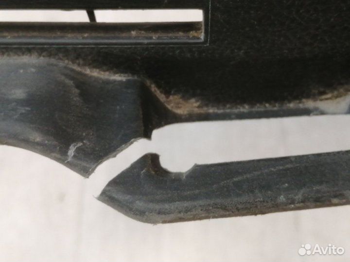Накладка замка багажника задняя Kia Cerato 3 YD