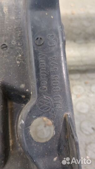 Рамка передняя Volkswagen Golf 4