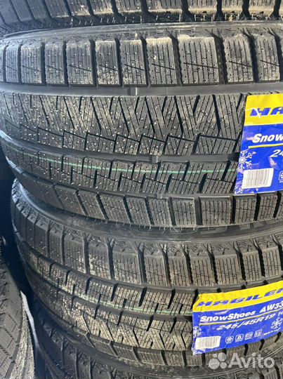 Habilead SnowShoes AW33 245/45 R19 102H