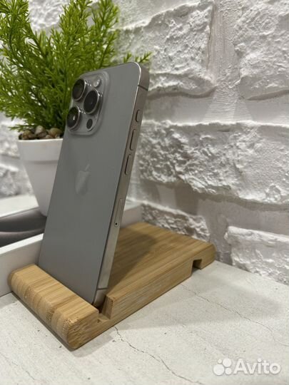 iPhone 15 Pro, 256 ГБ