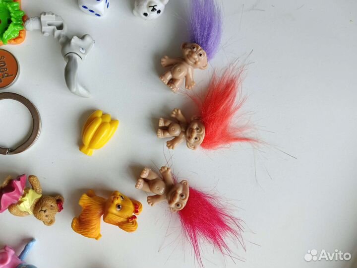 Киндеры брелки фигурки 20 штук