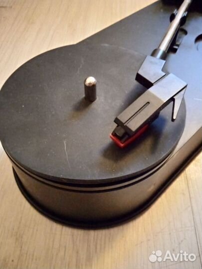 Виниловый проигрыватель