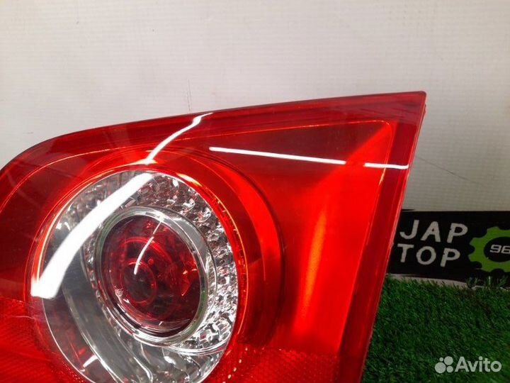 Фонарь крышки багажника правый Volkswagen Passat