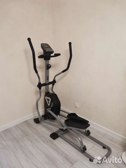 Эллиптический тренажёр torneo c-600 f-drive