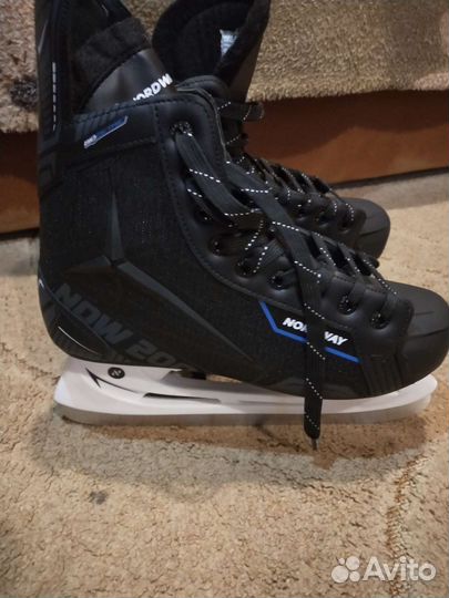 Коньки хоккейные