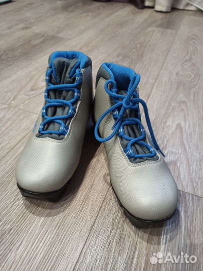 Лыжные ботинки 35