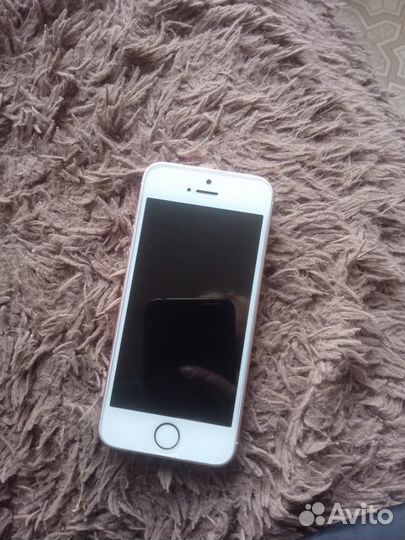 Телефон iPhone se