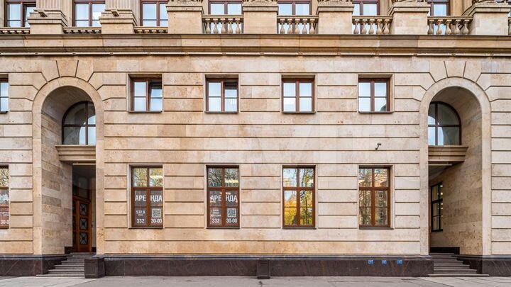 Сдам торговое помещение, 216.8 м²