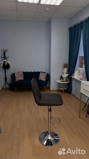 Рабочее место в аренду визажисту бровисту