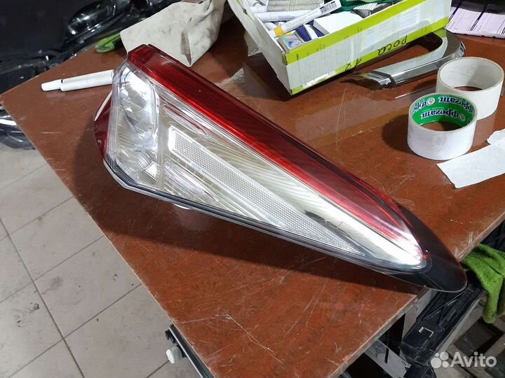 Фонарь правый в крыло Toyota Camry v70