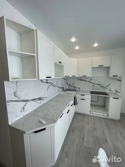 Кухонный гарнитур модульный новый белый