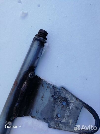 Штанга для усиления заднего бампера 