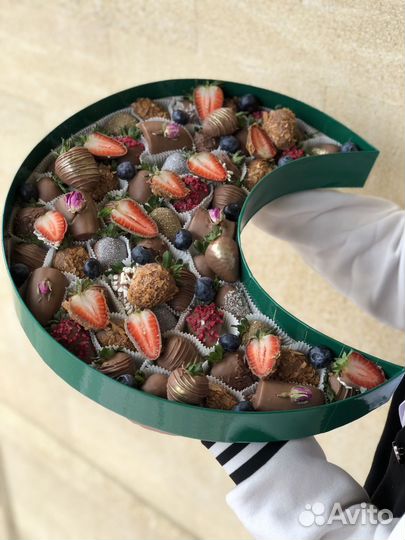 Клубника в шоколаде букеты