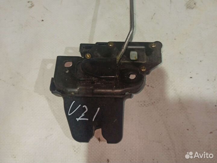 Замок багажника Lexus LS400 UCF21 Toyota Celsior