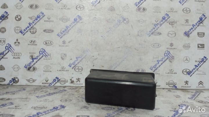 Корпус пепельницы Audi 100 / 200 44 1983-1991