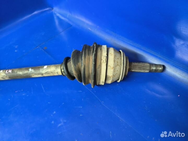 Привод левый (полуось) Renault Logan I 1.4