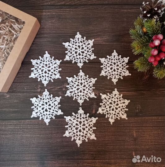 Снежинки вязаные, новогодний декор