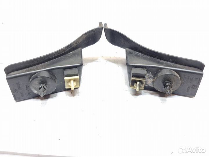 Кронштейн крыла Nissan Tiida седан MR18DE 2008