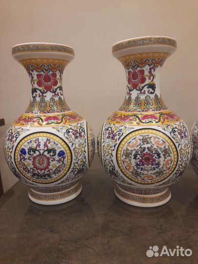 Вазы парные фарфор Китай 27 и 30см