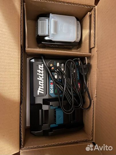 Аккумуляторная дрель-шуруповерт Makita DF001GZ + а