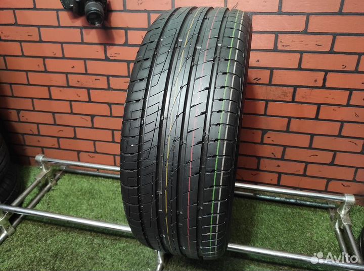 Continental ContiUltraContact UC6 235/50 R19 99V