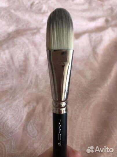 Кисть для тона mac 190 и для теней 275