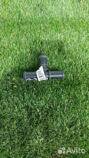 Фланец (тройник) системы охлаждения Tesla Model S