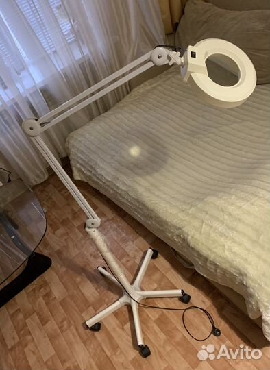 Лампа косметолога (рассмотрю обмен, в описании)