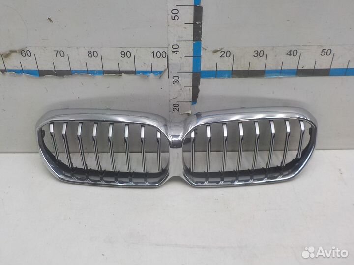 Б/У Б/У Решетка радиатора 51139464210 BMW