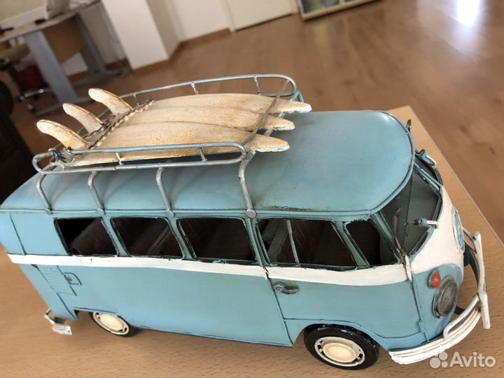 Коллекционная модель-автобус из металла