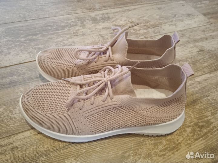 Кроссовки женские новые, 38 размер