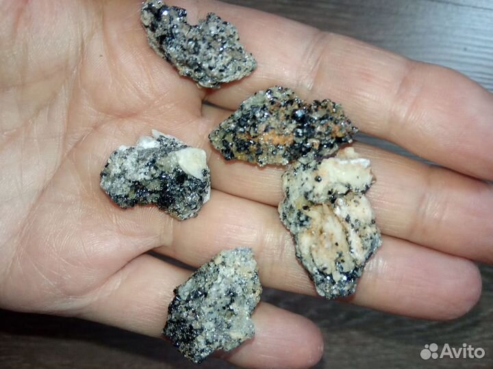 Камни и минералы