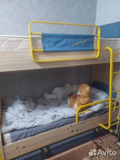 Продам детскую кровать двухъярусная