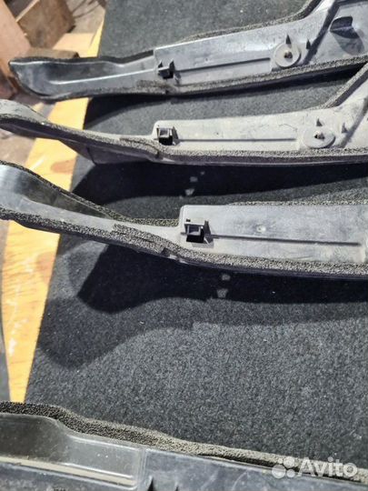 Пыльник крыла левый Toyota Corolla E150 1.6 1ZR-FE