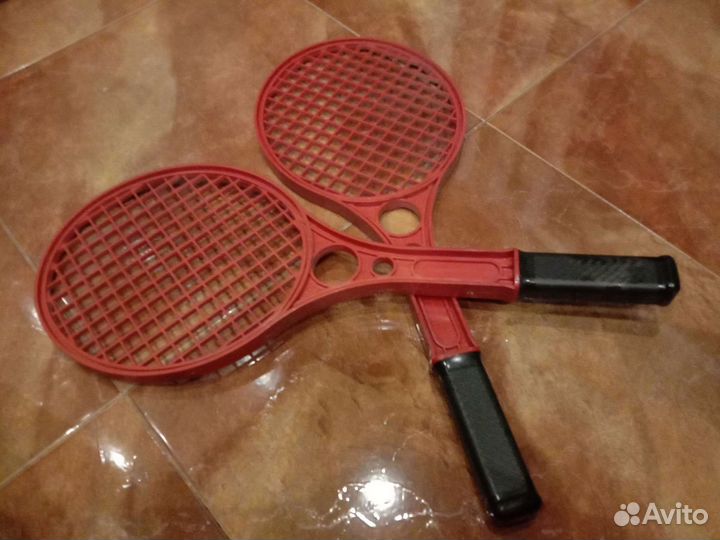 Ракетка для тенниса и бадминтона и воланчики