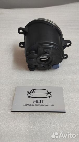 Противотуманная фара правая Toyota - Lexus