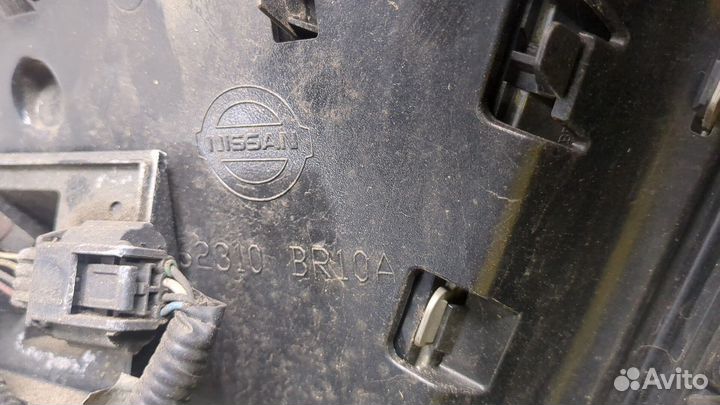 Решетка радиатора Nissan Qashqai, 2013