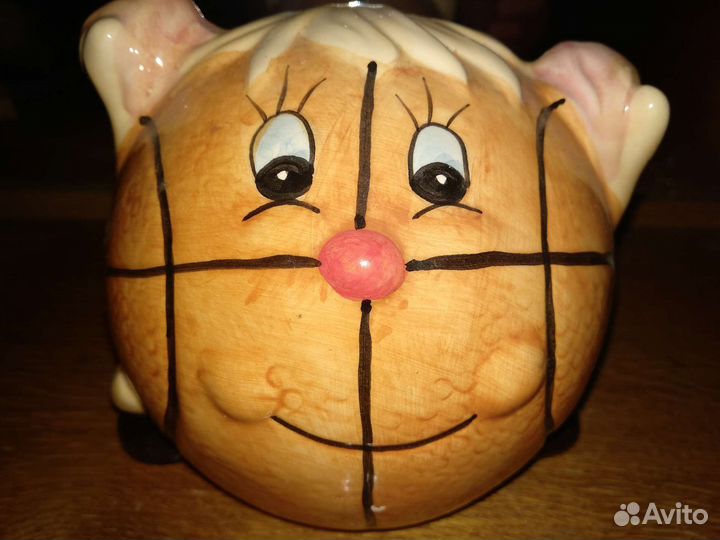 Статуэтки, копилки, сувениры