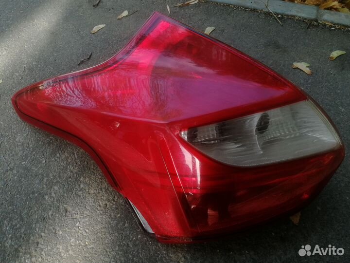 Фонарь задний левый форд фокус 3 хечбек